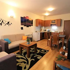 Apartment Pine Tree 3 - B3, Bansko